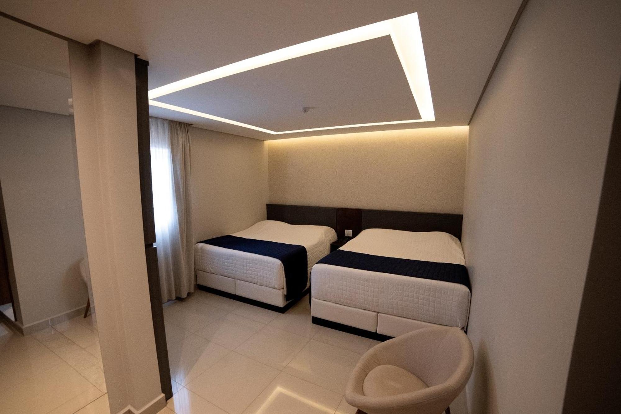 Adria Premium Hotel Guarapuava Rum bild