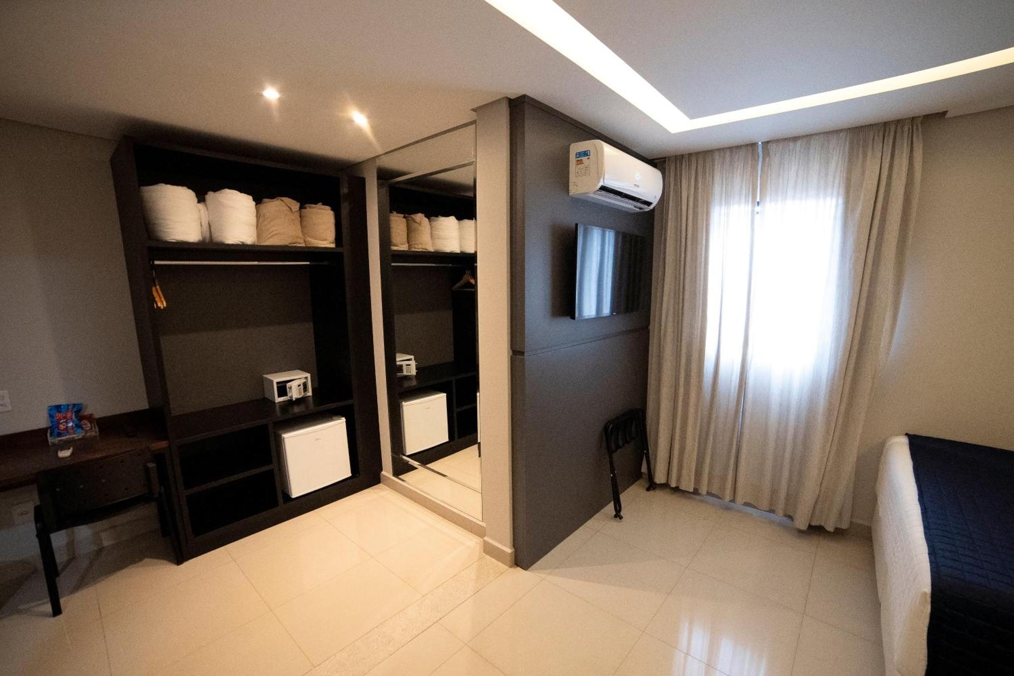 Adria Premium Hotel Guarapuava Rum bild